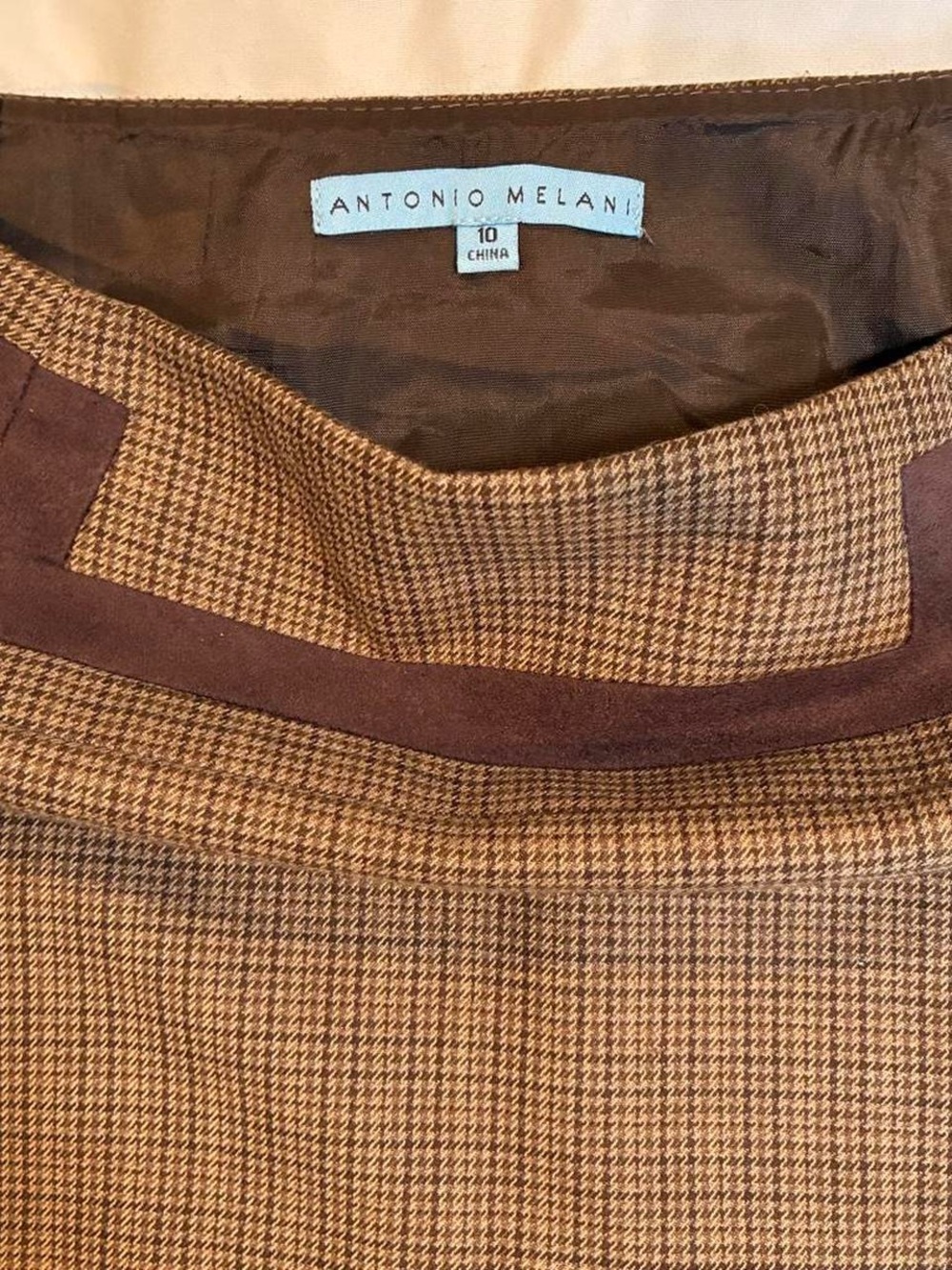 ANTONIO MELANI Brown Houndstooth Miniskirt with Dark Brown Suede Trim